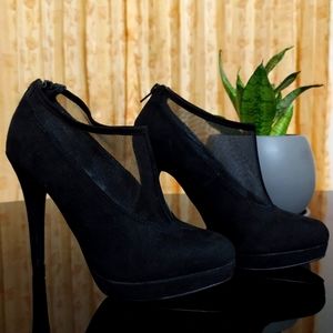 Le chateau black heels